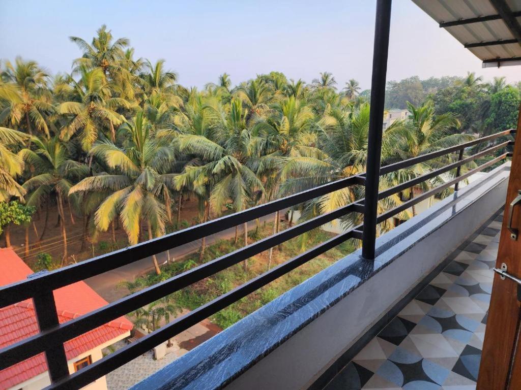 Coastal Suites Apart Hotel ---- 8 Minutes Walk To Beach Benaulim Bagian luar foto