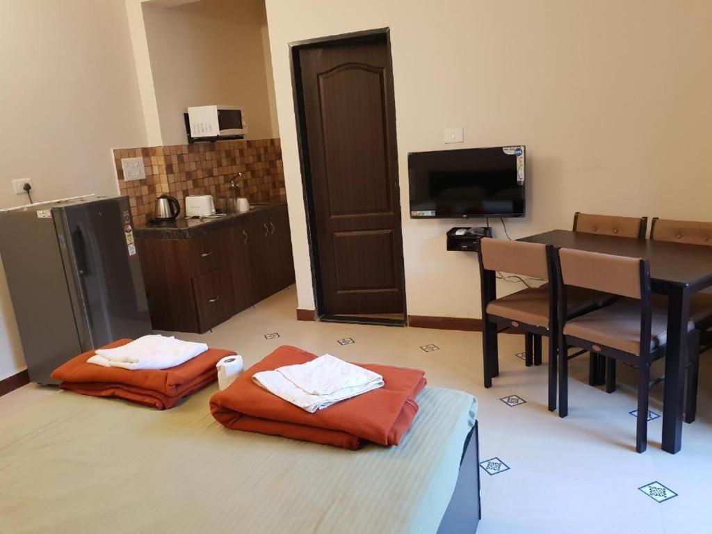 Coastal Suites Apart Hotel ---- 8 Minutes Walk To Beach Benaulim Bagian luar foto
