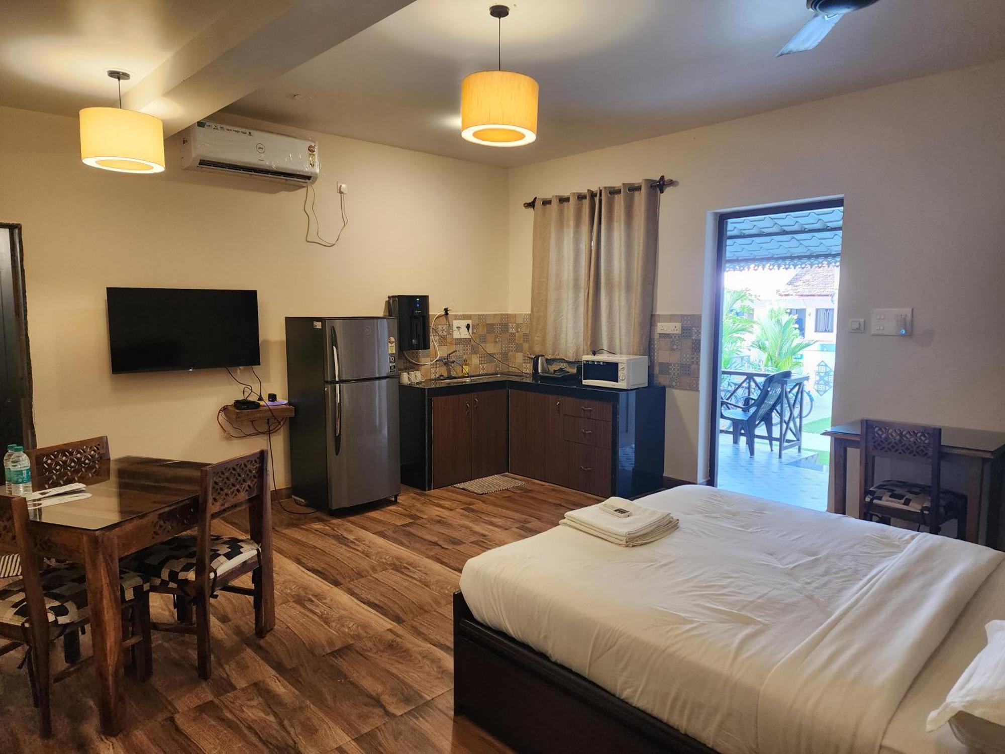 Coastal Suites Apart Hotel ---- 8 Minutes Walk To Beach Benaulim Bagian luar foto